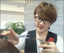 カットだけでなく、美容＋整体のマッサージでリラックスしていただけます